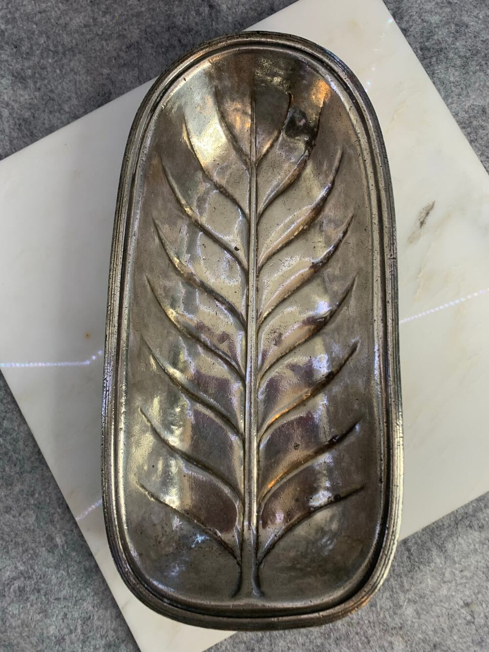 VTG International Silver Hotel Statler Silver Soldered Banana Leaf Serving Dish